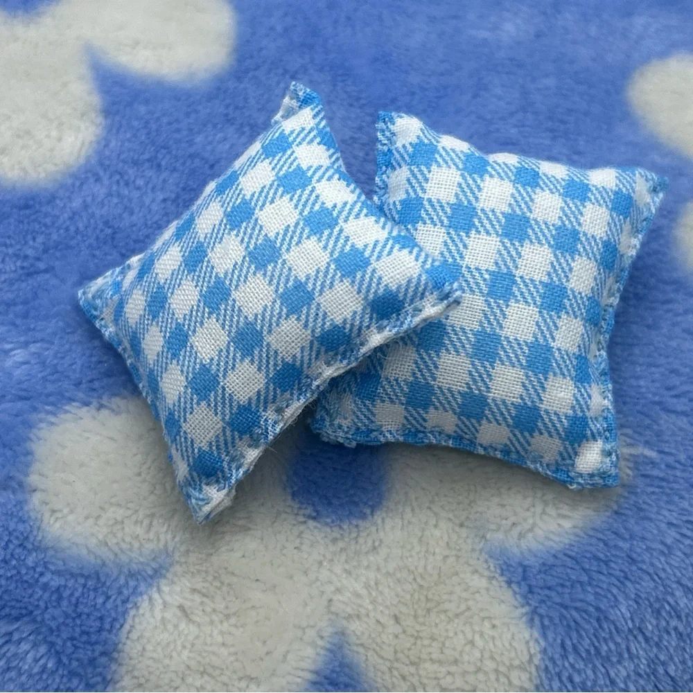 Blue Snowflake and Checkered Throw Pillow Set - Picture 3 of 4